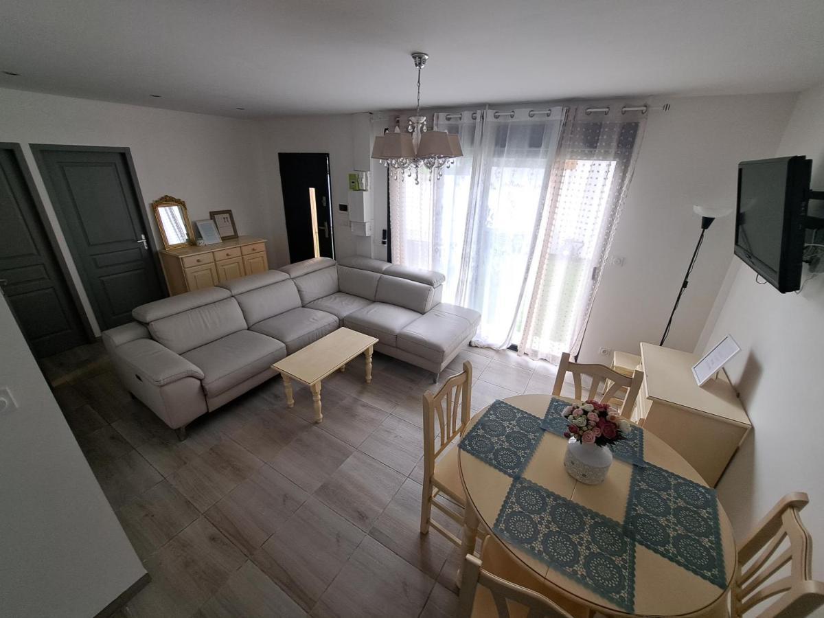 Charmante Maison Avec Piscine Bessan 외부 사진
