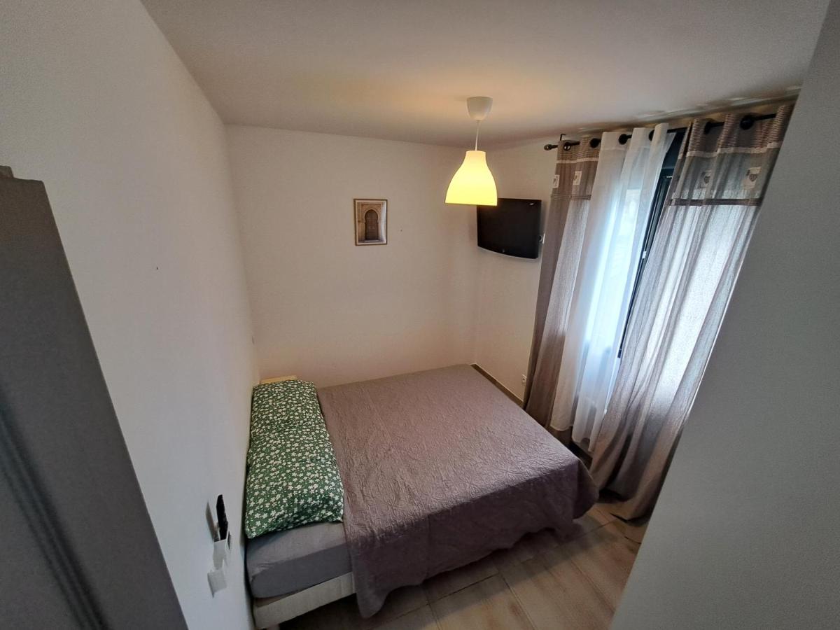 Charmante Maison Avec Piscine Bessan 외부 사진